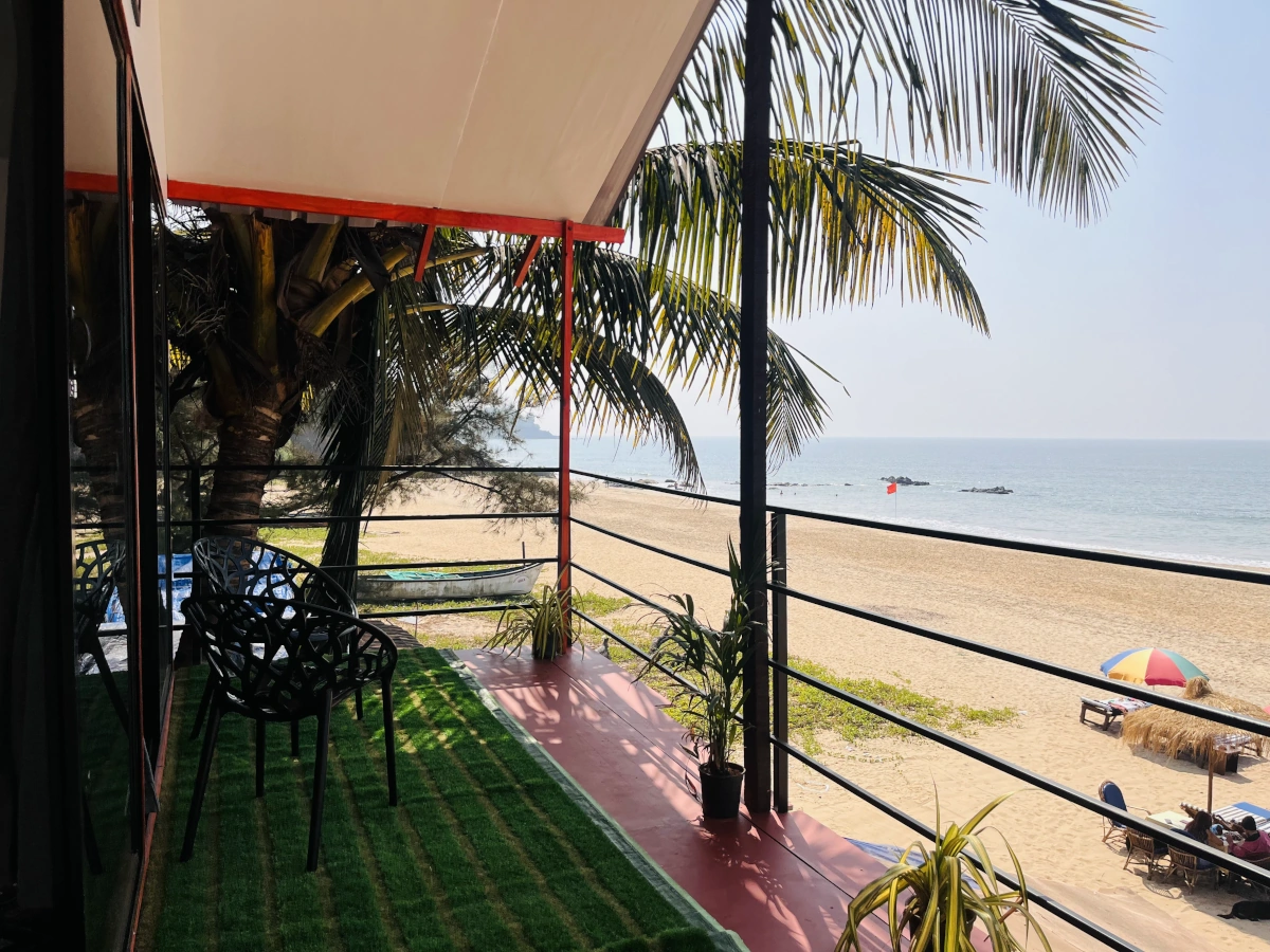 Seafront Elevated Beach Hut Casa Beach Huts