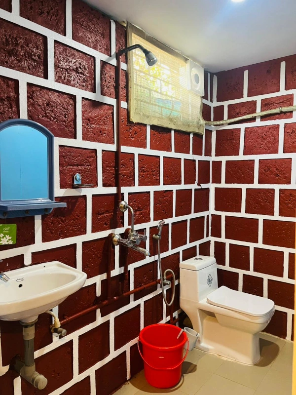 Deluxe AC room bathroom