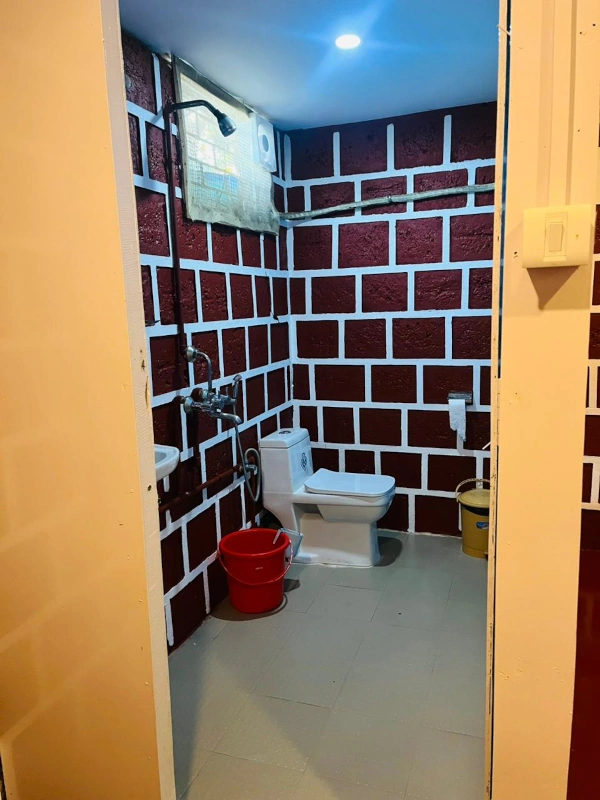 Deluxe AC room bathroom