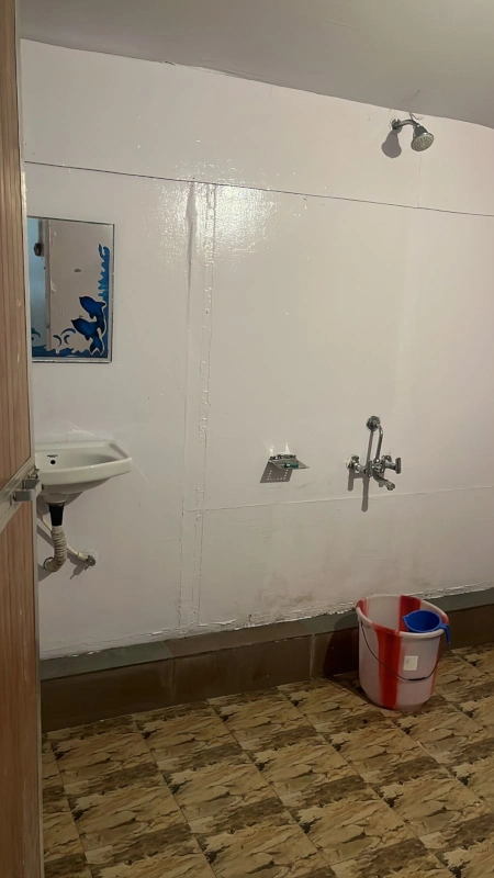 Non-AC Family Room Bathroom