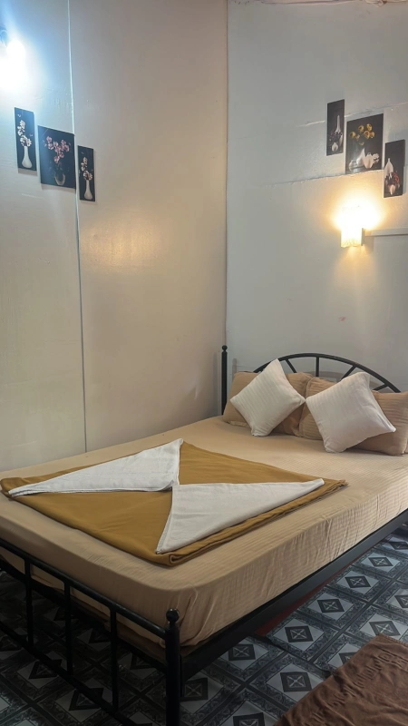 Non-AC Family Room Bed