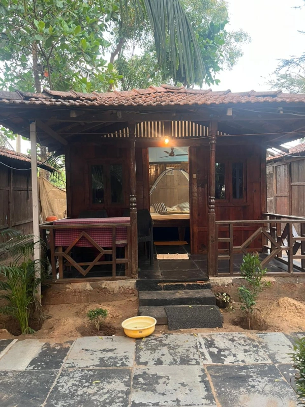 Side Sea View Beach Hut