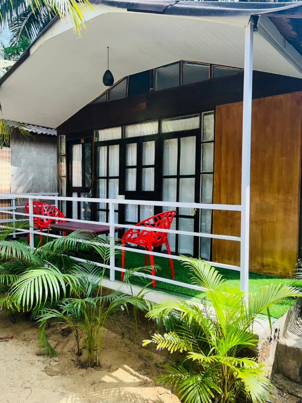 Side Sea View Beach Hut