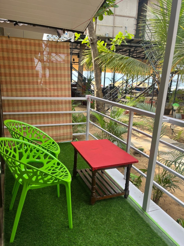 Side Sea View Beach Hut