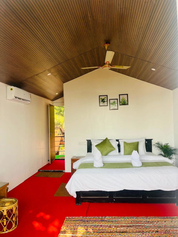 Seafront Elevated Beach Hut Bed