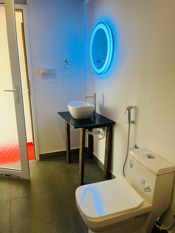 Seafront Elevated Beach Hut Bathroom