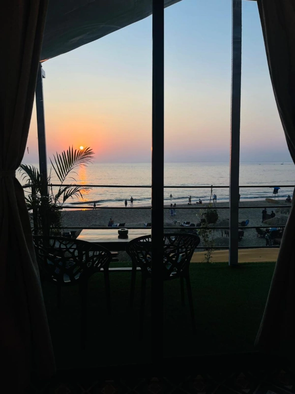 Seafront Elevated Beach Hut Sunset View