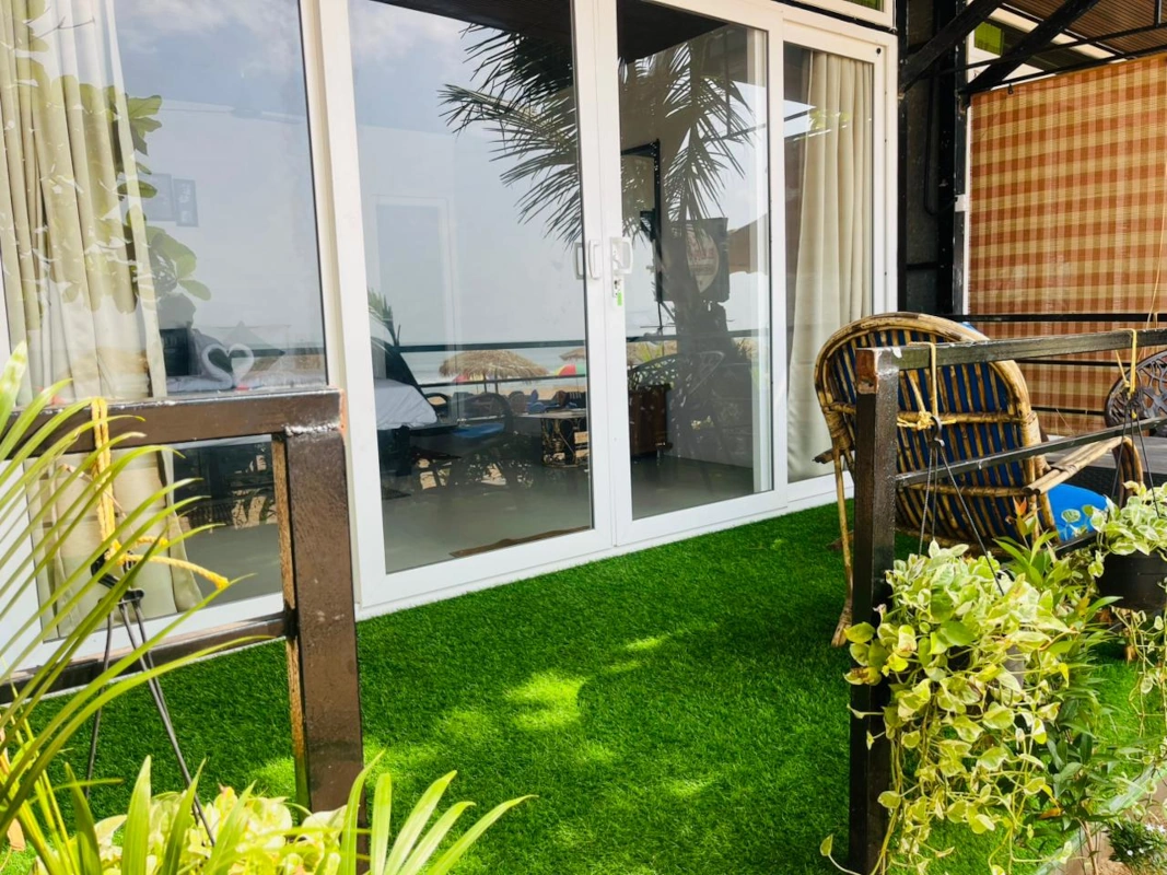 Sea Facing Beach Huts balcony 