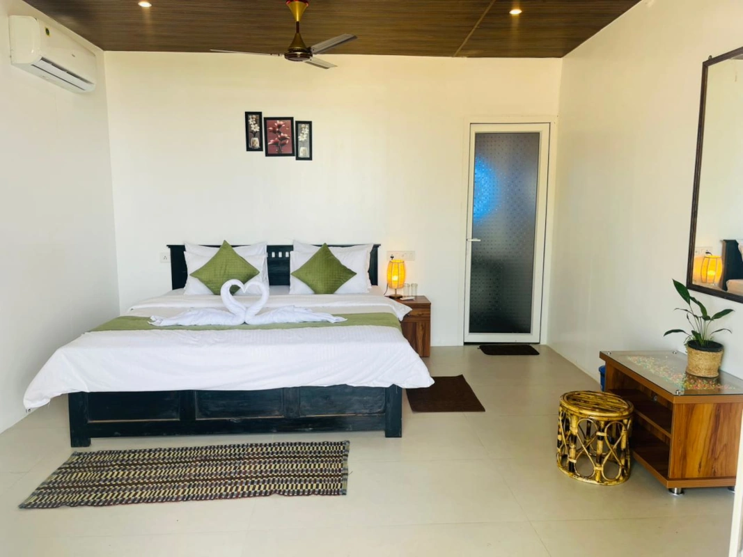Sea Facing Beach Huts bedroom