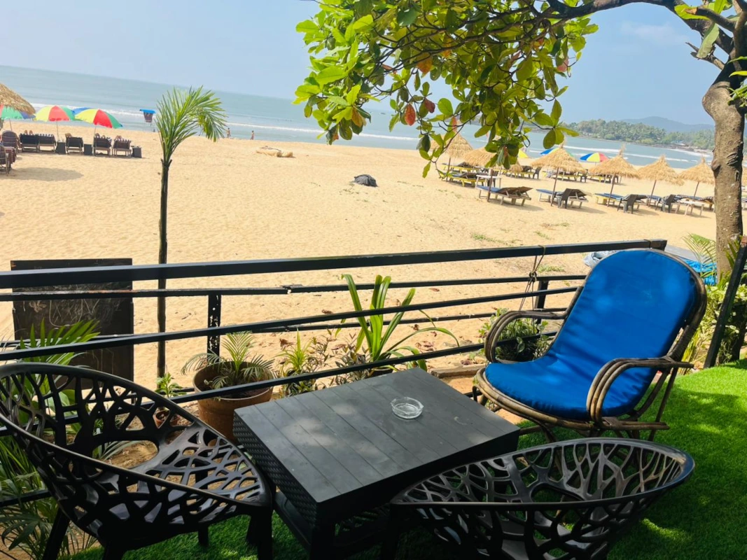 Sea Facing Beach Huts balcony 