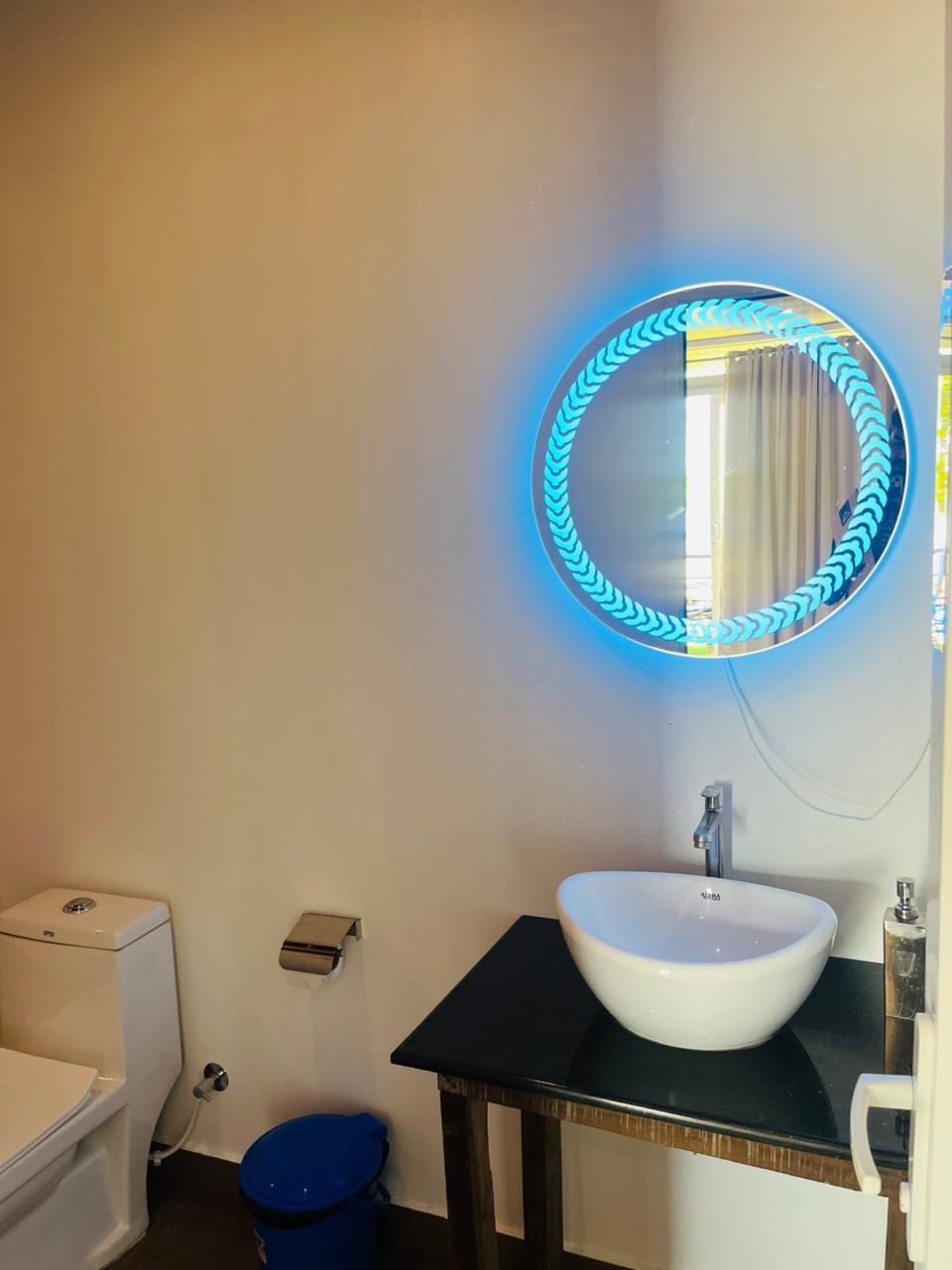 Sea Facing Beach Hut bathroom